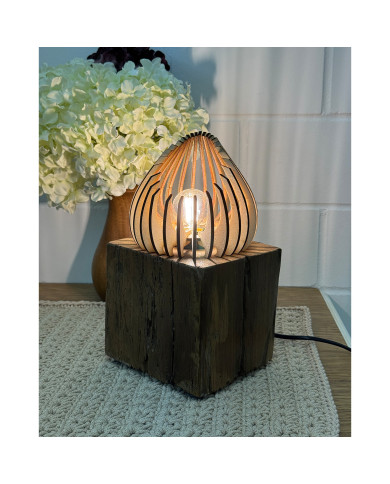 Balkenlampe aus Altholz mit Holzflamme – Unikat | Von Hand von Herzen