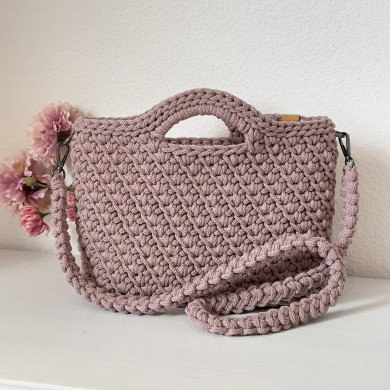 Handgemachte Tasche aus recycelter Baumwollkordel