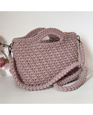 Handgemachte Tasche aus recycelter Baumwollkordel